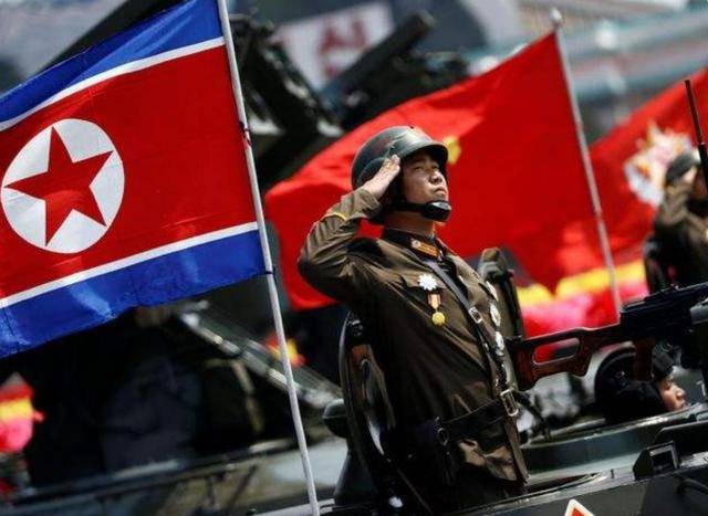 朝外相飞抵中国,有2件事要办!金正恩在阅兵前打出关键牌