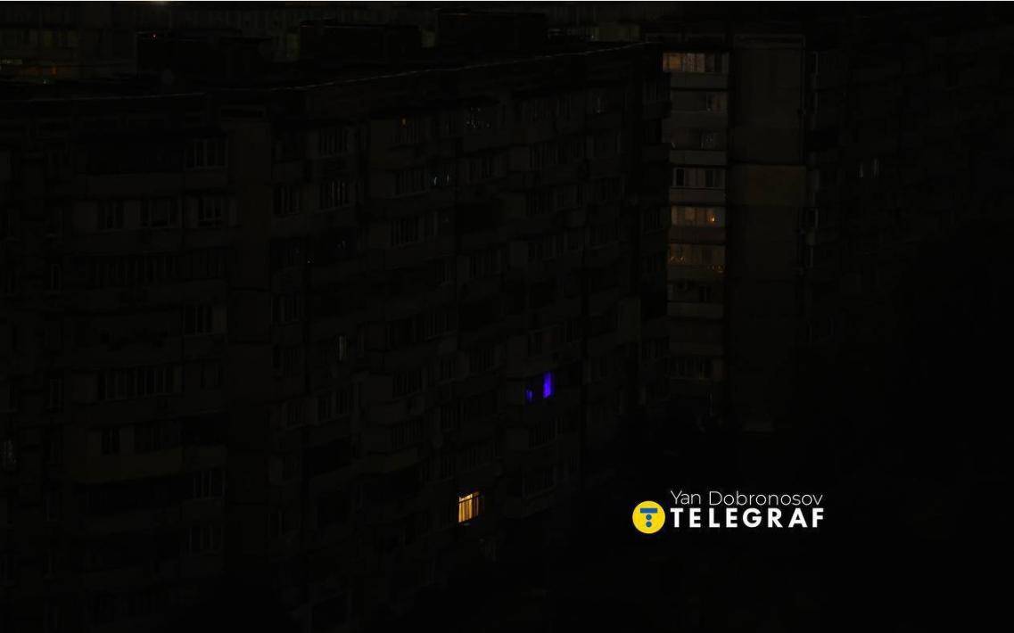 普京下狠手，俄军让乌克兰断水断电一片黑暗，一夜间炸回石器时代