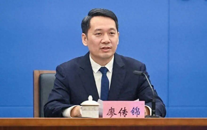 廖传锦当选重庆荣昌区区长