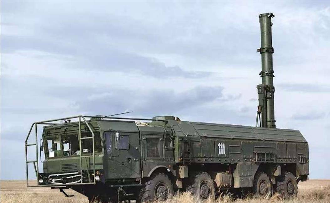 乌克兰全黑了！核打击前最后警告，俄军发射13枚“全球禁止”导弹