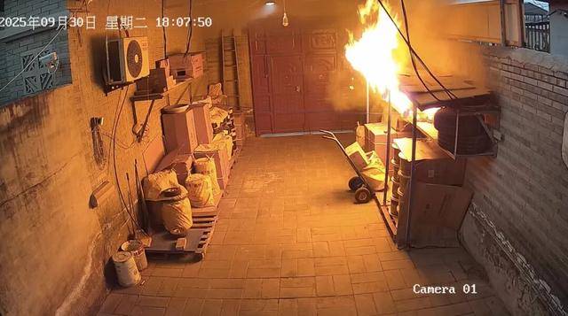 “拆完快递的纸箱立马扔掉”火上热搜，网友：不敢囤了