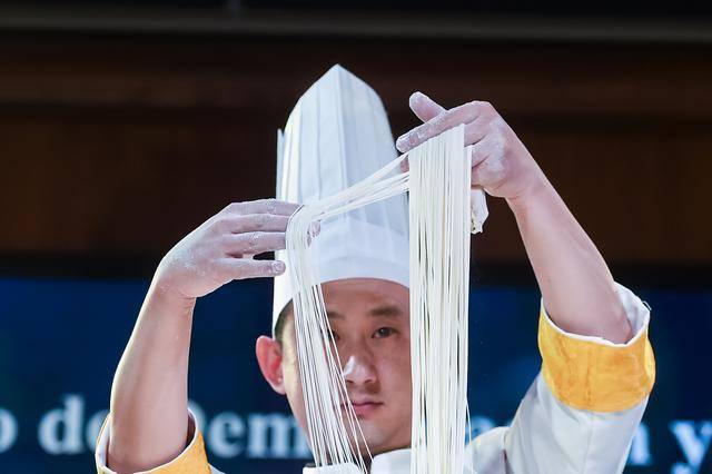 贵州美食走进马德里 西班牙民众“跟着美食游贵州”